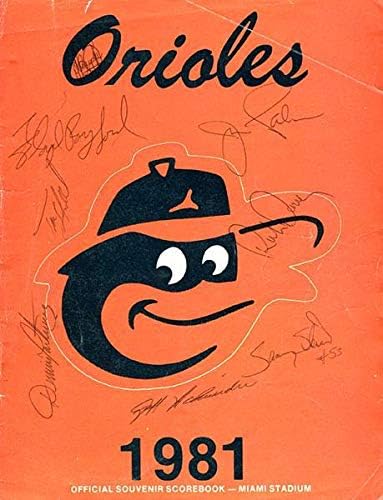1981 Baltimore Orioles Dedikált/Aláírt Szuvenír Scorebook - Dedikált MLB Magazinok